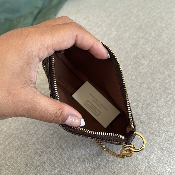 Louis Vuitton Damier Mini Pochette - Picture 9 of 17